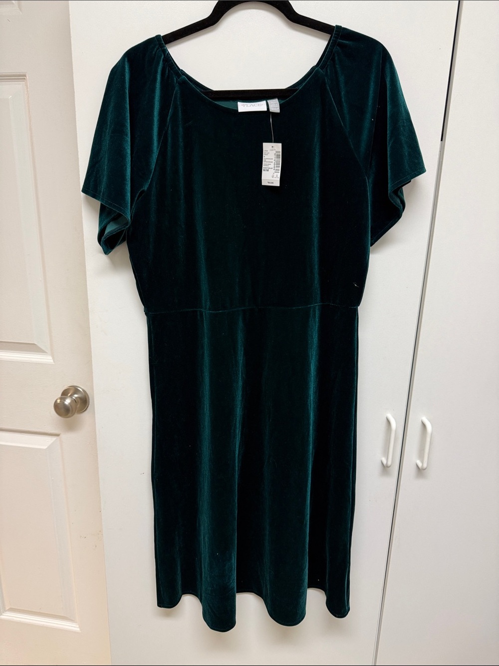 Place NWT Emerald Green Velvet Midi Dress